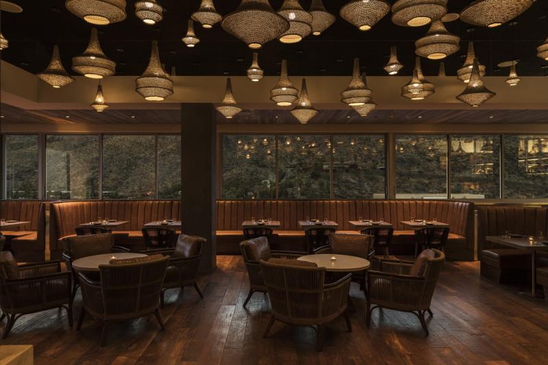 4 saints dining room
