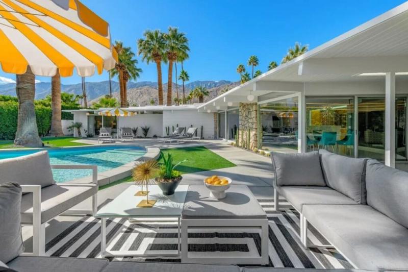 Modernism Week Sunburst Palms Home