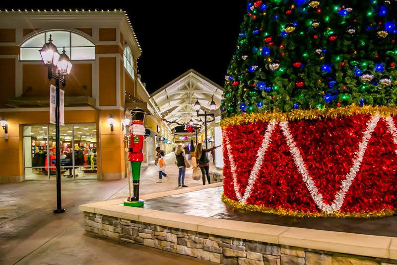 Outlet Shoppes Christmas