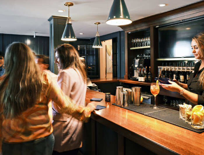Nightlife on Martha’s Vineyard: Top Spots to Visit After Dark