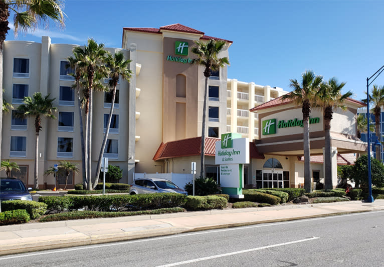 Holiday Inn Hotel and Suites 2