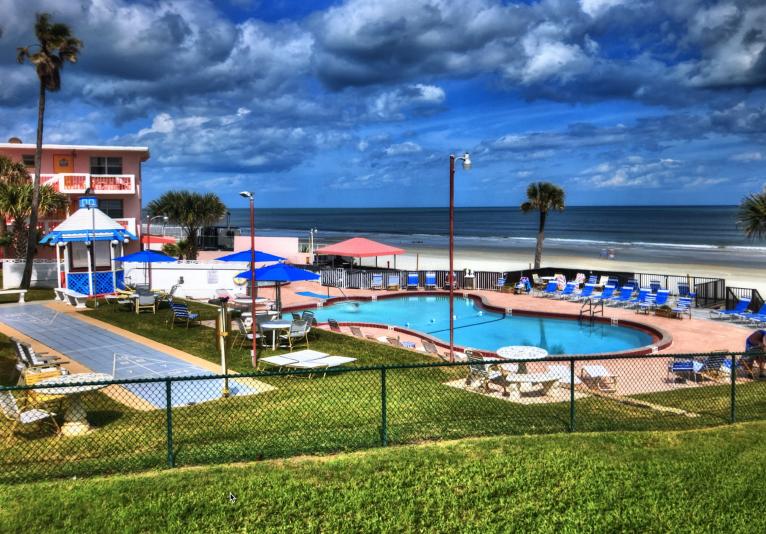 Shared Oceanfront Heated Pool