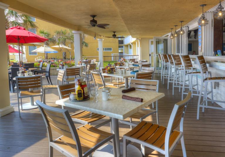 Holiday Inn Resort Daytona Beach Pool Outside Dining