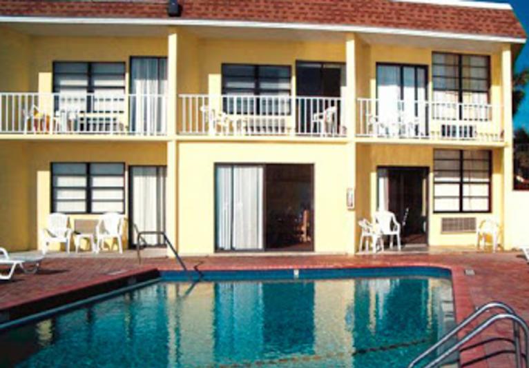 Holiday Shores Beach Club