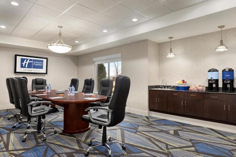 Board Room Holiday Inn Opelika
