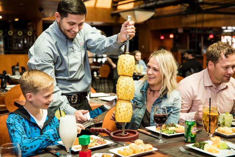 Rodizio Grill family