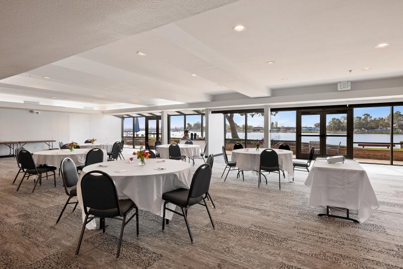 Executive Inn Meeting Space in oakland california