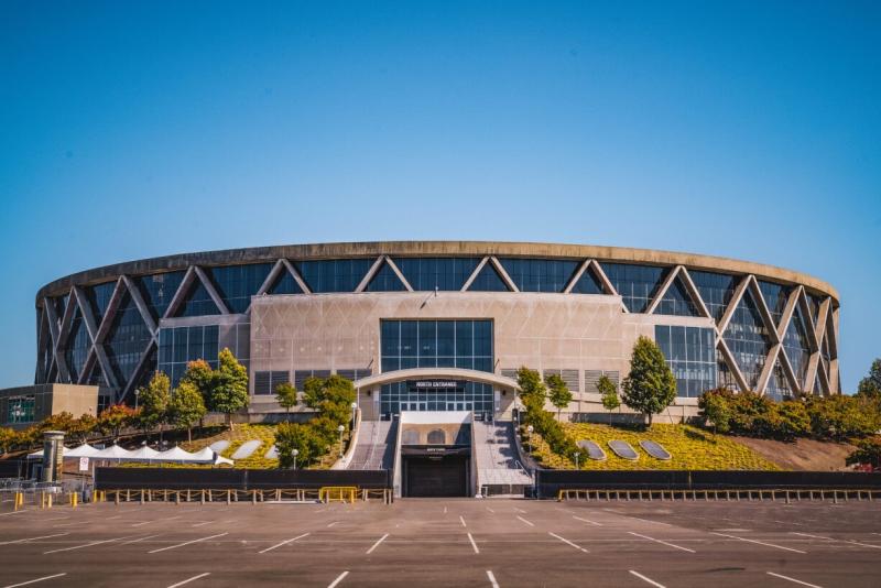 Oakland Arena Photo from the outside