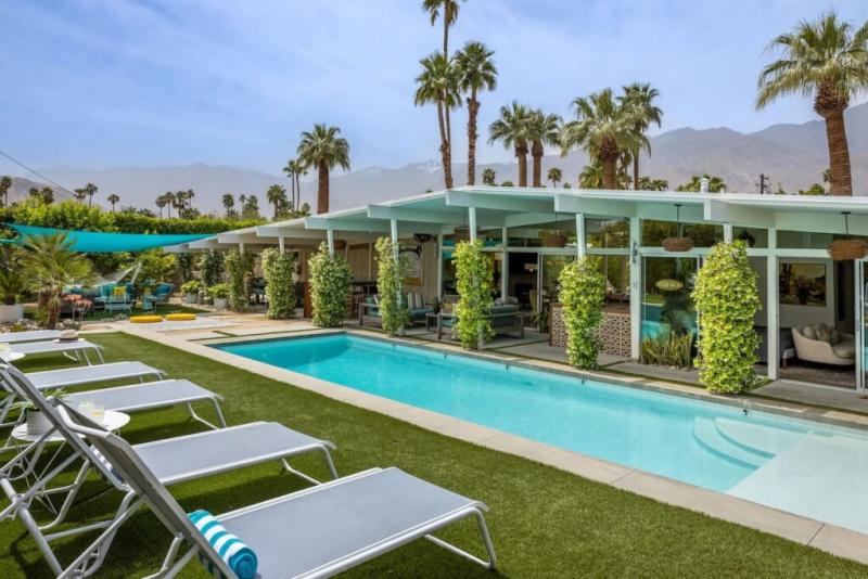 Home in Little Beverly Hills of Palm Springs