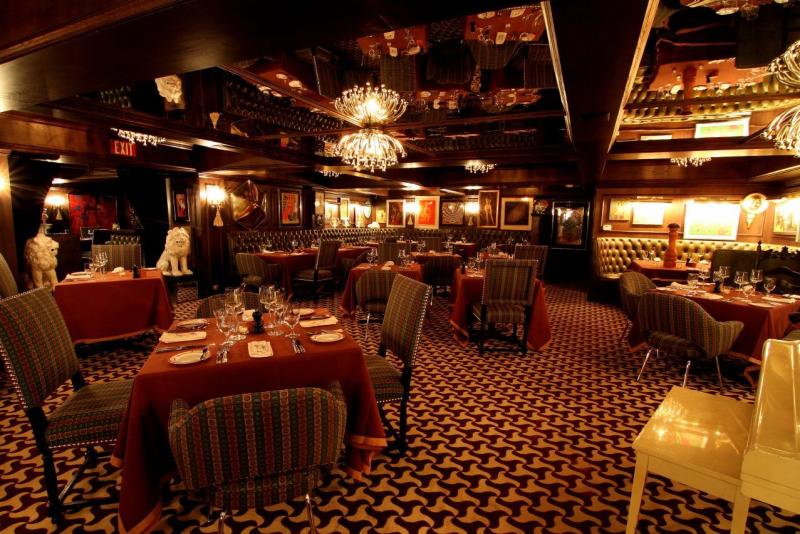 interior of restaurant mister parker