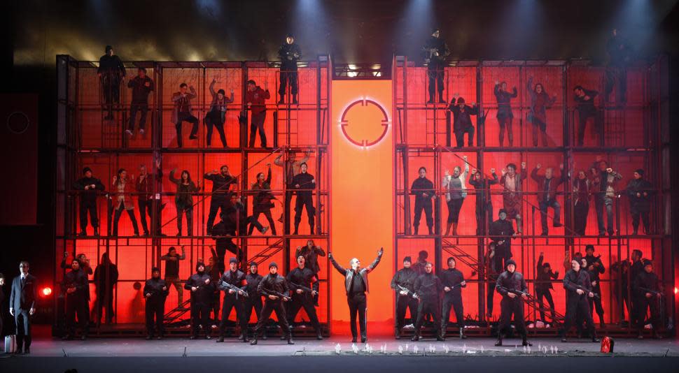 Another Brick in the Wall (photo: Yves Renaud, Opera de Montreal)