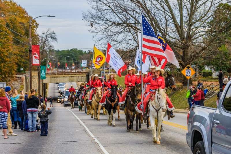 Home-Mills-Christmas-Parade-2