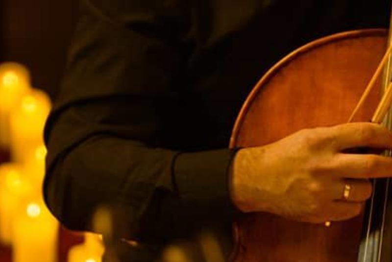 Candlelight: Christmas Classics