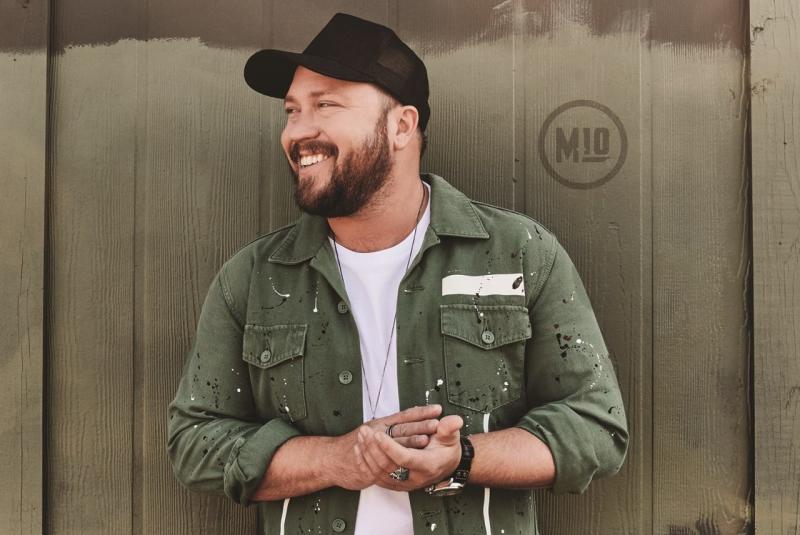 Mitchell Tenpenny Live In Concert