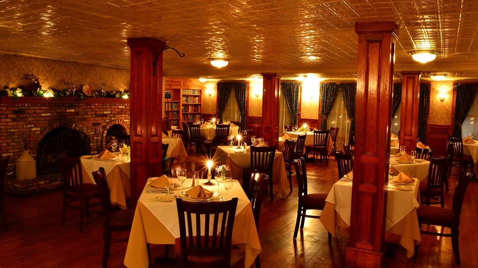 Friends Lake Inn