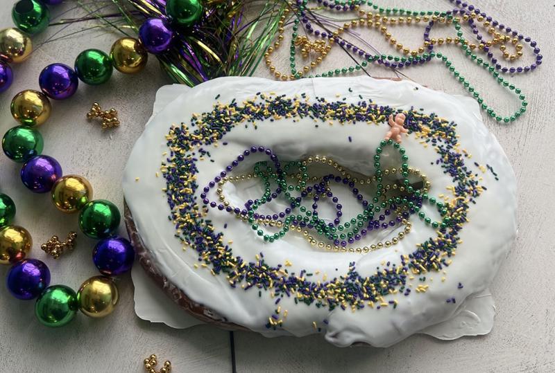 Thee Heavenly Donut King Cake