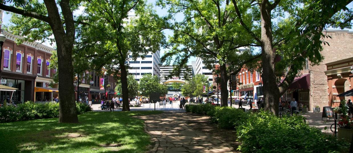 Top 10 Things To Discover About Market Square In Knoxville
