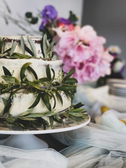 Wedding Cake & Flowers