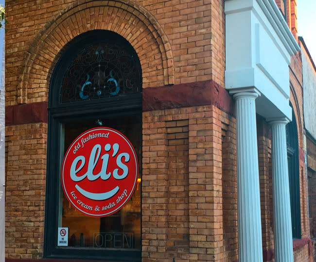Eli's Old-Fashioned Ice Cream Store Front