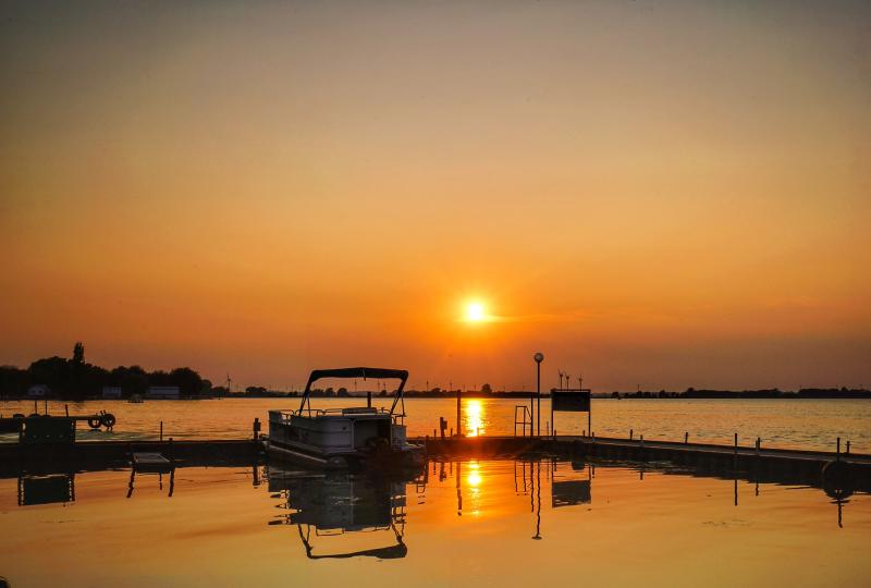 Erieau Sunset at the water