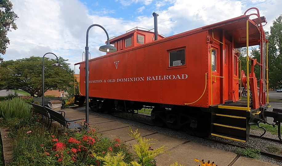 Red caboose in Vienna, VA