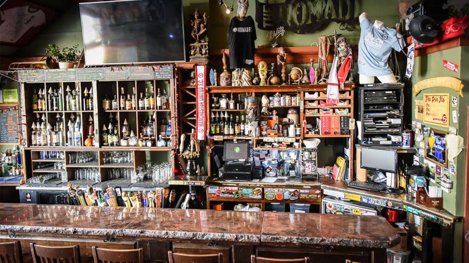 Nomad Interior Bar