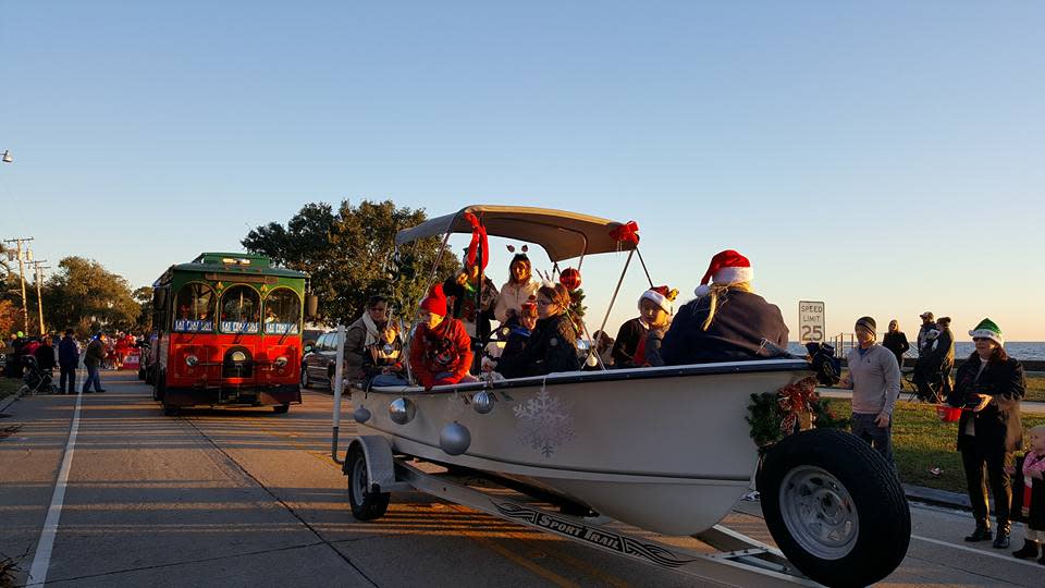 Santa Parade on the Mandeville Lakefront for Winter on the Water