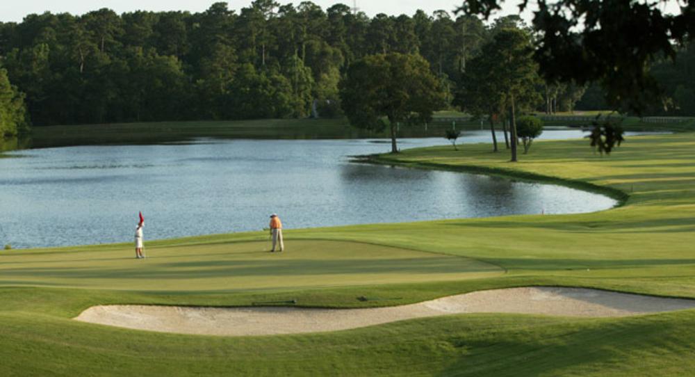 Golfing at The Oaks at The Woodlands Resort