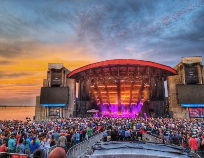 Jones Beach Theater