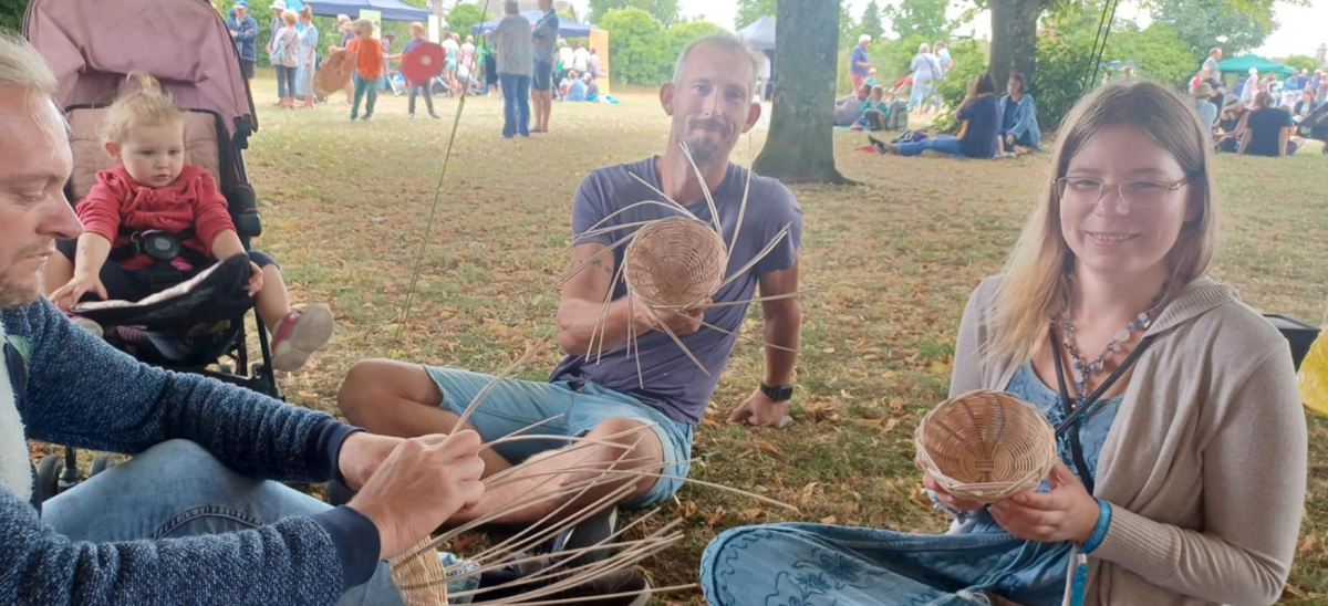 family basket weaving in maumbury rings