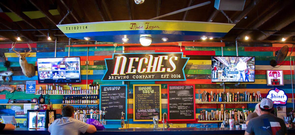 Neches Brewing Company bar