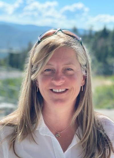 Shannon Schiner Headshot