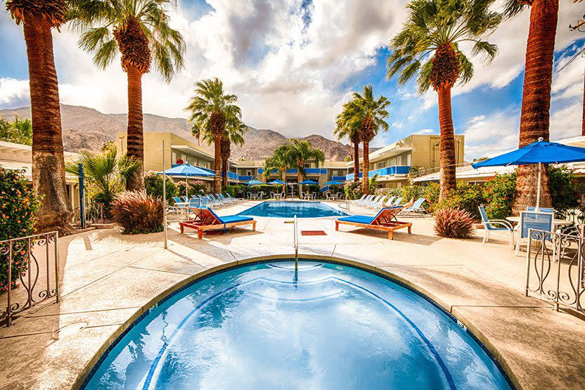 canyon club pool 5