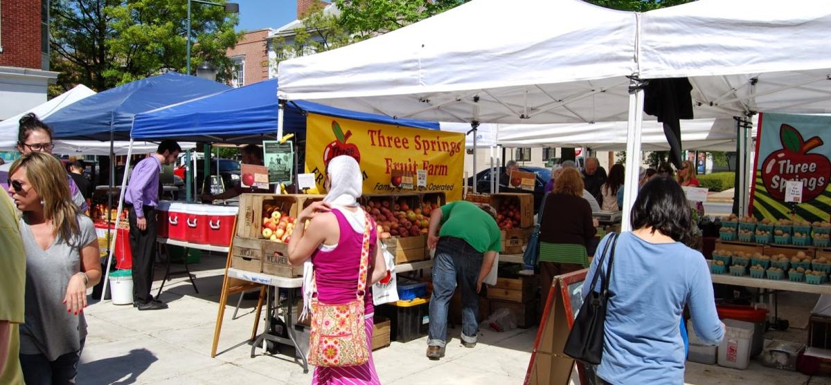 Vendor stands at a farmers’ market in Cumberland Valley.