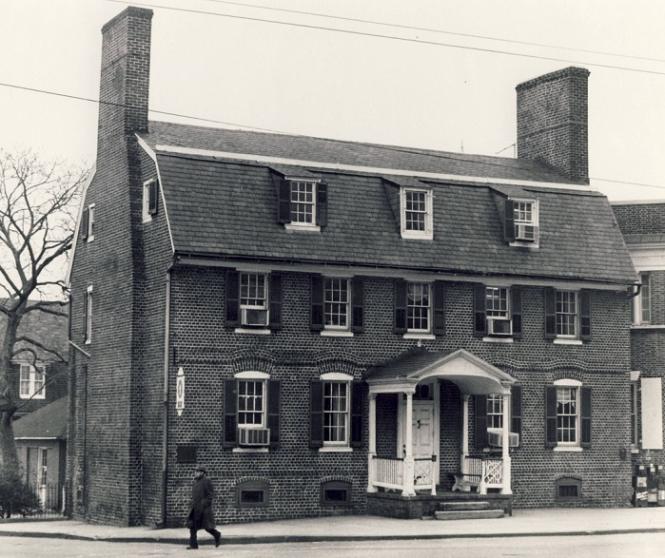 Meet-Me-in-an-Old-Cellar-at-Reynolds-Tavern-2