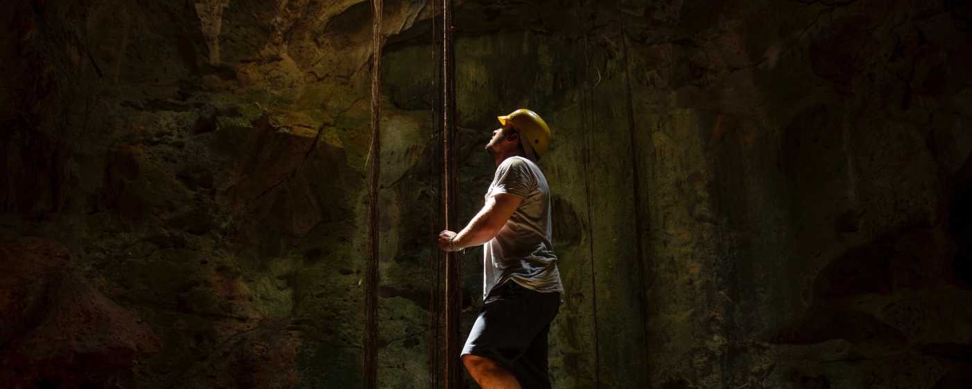 Things to do Tours caving