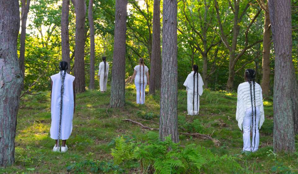 Jeannette Ehlers, We’re magic. We’re real #3 (These Walls), 2023. Performance accompanied by Eve Tagny and Sophia Gaspard, as part of MOMENTA 2023. Photo credit: Mike Patten. Image courtesy of the artist.