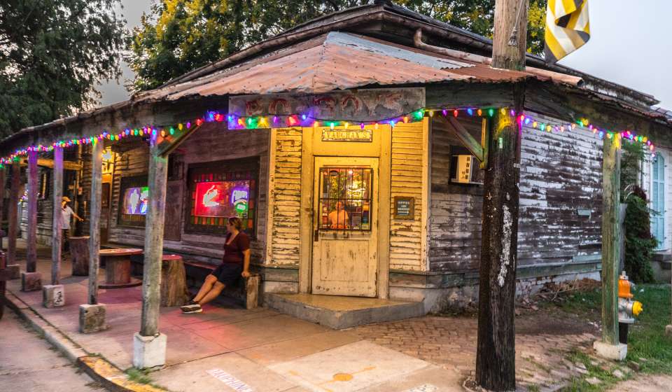 Iconic Neighborhood Dive Bars in New Orleans