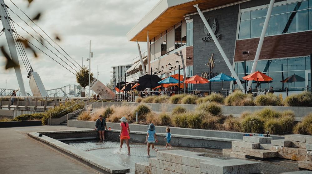 Vancouver Waterfront water feature