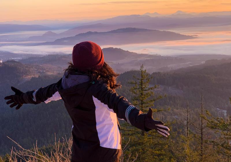 Spencer Butte Winter sunrise hike by Melanie Griffin Spencer Butte Winter sunrise hike by Melanie Griffin