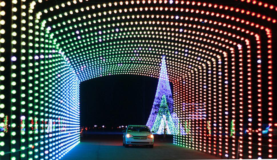 Car driving through the colorful Christmas Nights of Lights (photo: Coney Island)
