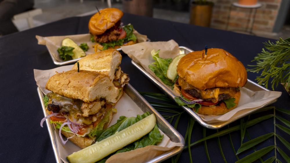 Mojo's Local Tap & Kitchen