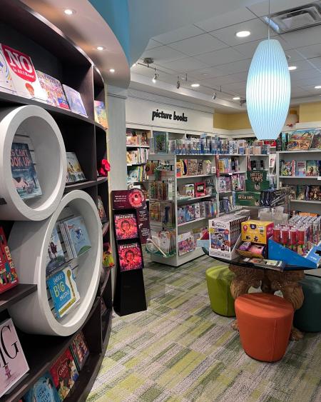 An image of the inside of Gramercy Books in Bexley.