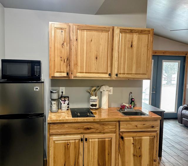 King Studio with Kitchen and Patio