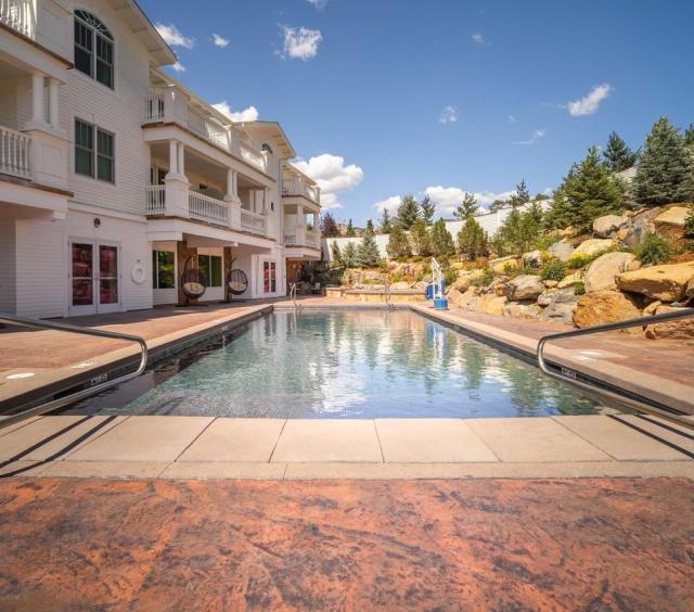 Things To Do - Aspire Pool