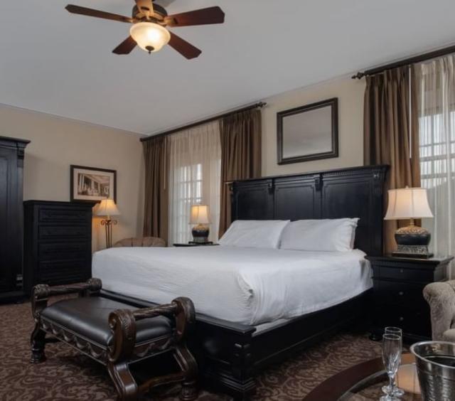 Lodging - Stanley Flora Grand