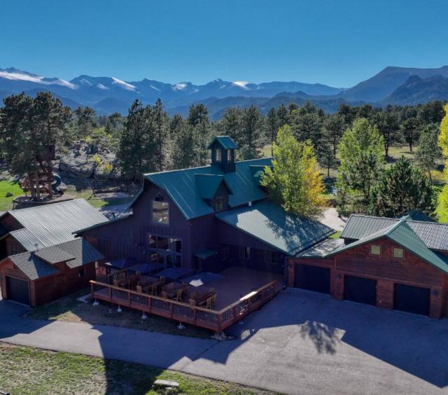 Aspen Falls - Grand Hall