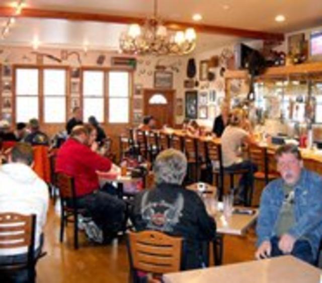 Grubsteak Pub room