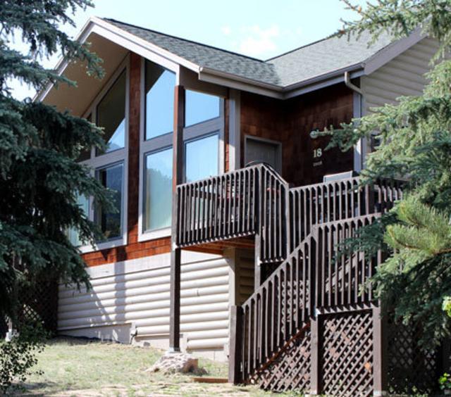 Exterior of Sunnyside Knoll Cabin