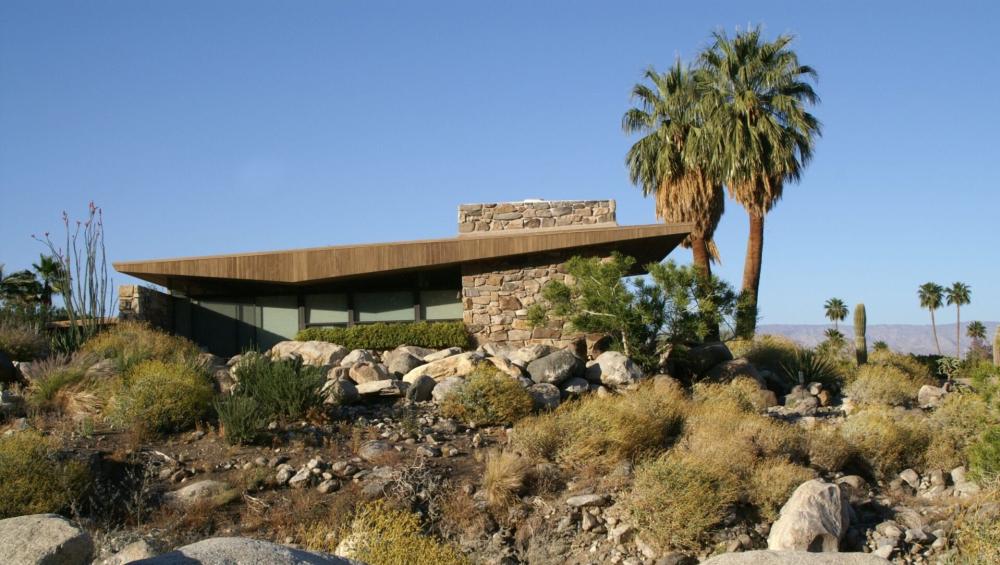 Edris House by architect Stewart Williams in palm springs